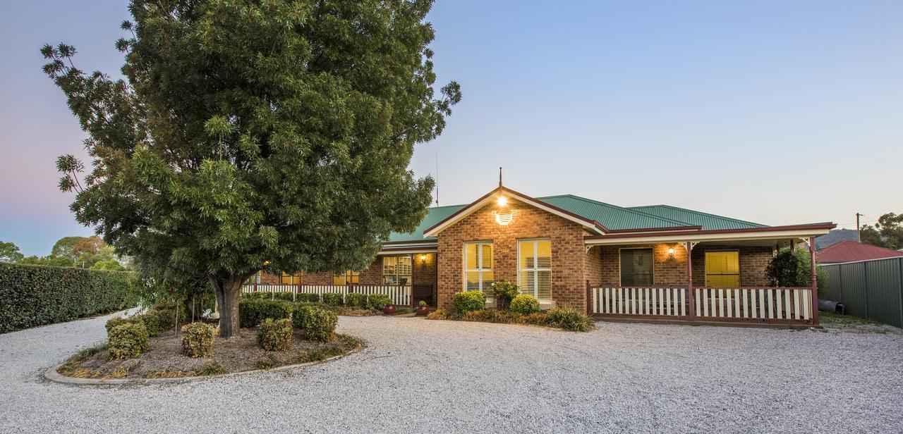 Colonial Court House Villa Mudgee Eksteriør bilde